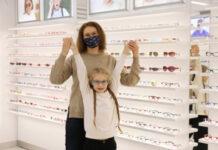 «Просто глаза разбегаются»: как легко и точно выбрать очки для ребенка